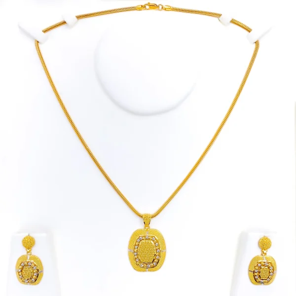 Two-Tone 22K Gold Pendant Set - Image 4