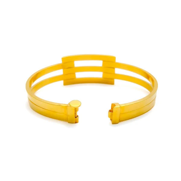Classic Alluring 22k Gold Upscale Bangle Bracelet - Image 4